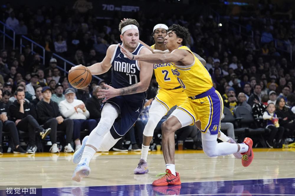 展示出敏捷 展示出敏捷